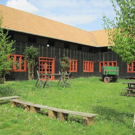 Hotel Sóstói Lovaskemping és Turistaház Nyíregyháza Exterior foto