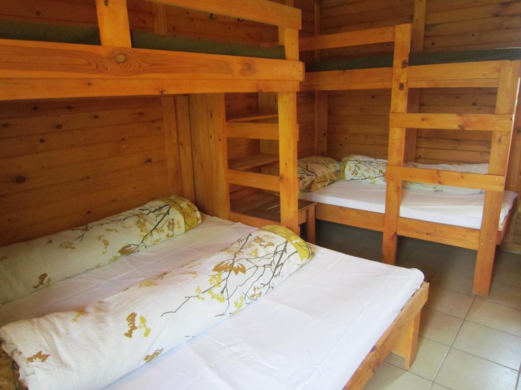 Hotel Sóstói Lovaskemping és Turistaház Nyíregyháza Habitación foto