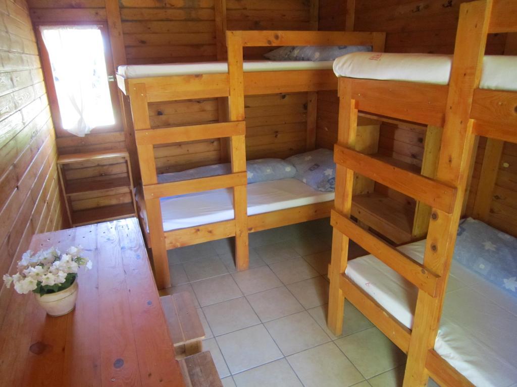 Hotel Sóstói Lovaskemping és Turistaház Nyíregyháza Exterior foto
